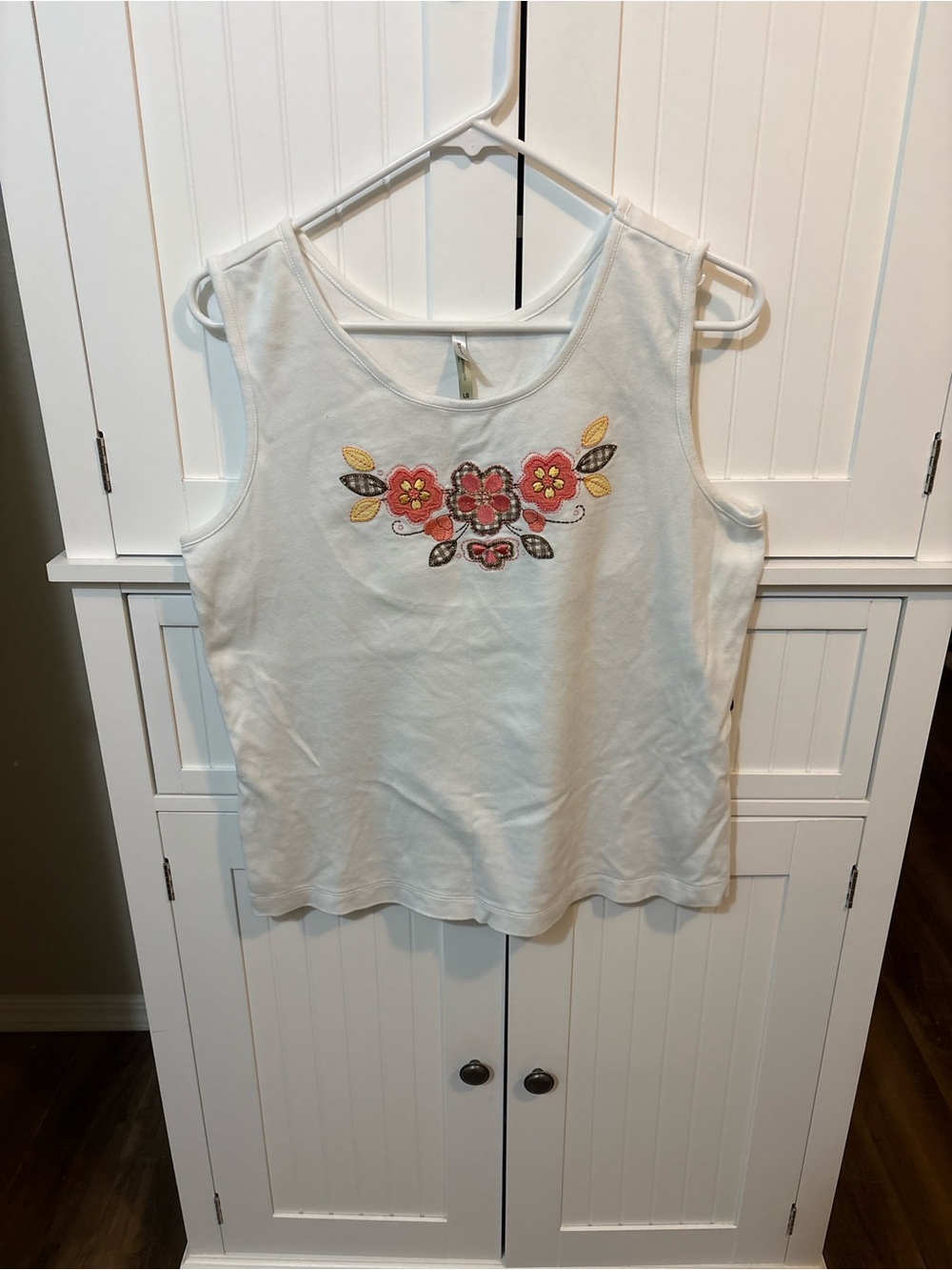 White Stag White Embroidered Floral Tank Top Women's Large Folk Style Boho